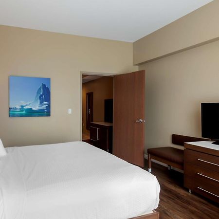 เบสต์ เวสเทิร์น พลัส เซนต์จอห์นแอร์พอร์ต โฮเต็ล แอนด์ สวีท Hotel ภายนอก รูปภาพ