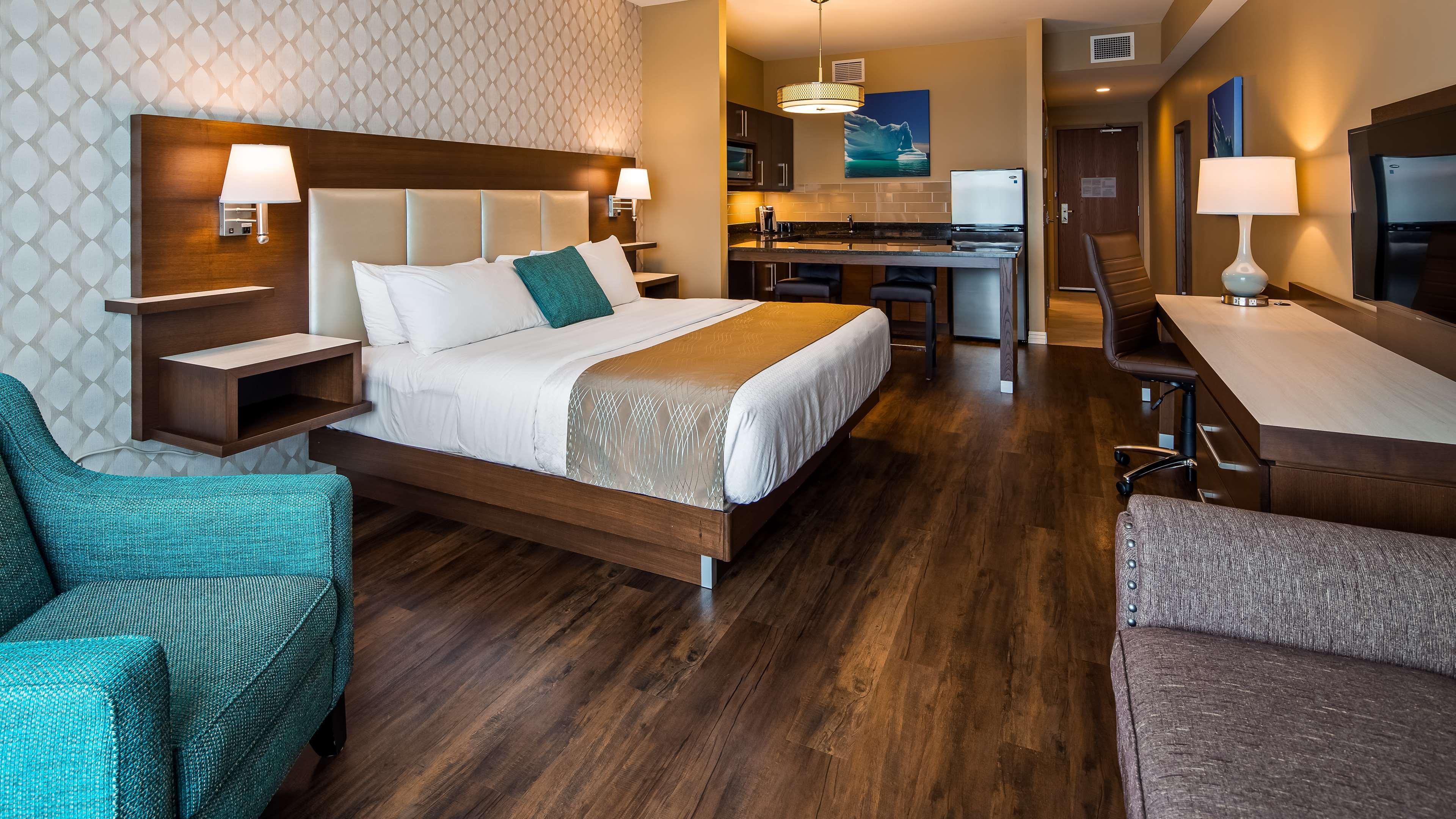 เบสต์ เวสเทิร์น พลัส เซนต์จอห์นแอร์พอร์ต โฮเต็ล แอนด์ สวีท Hotel ภายนอก รูปภาพ