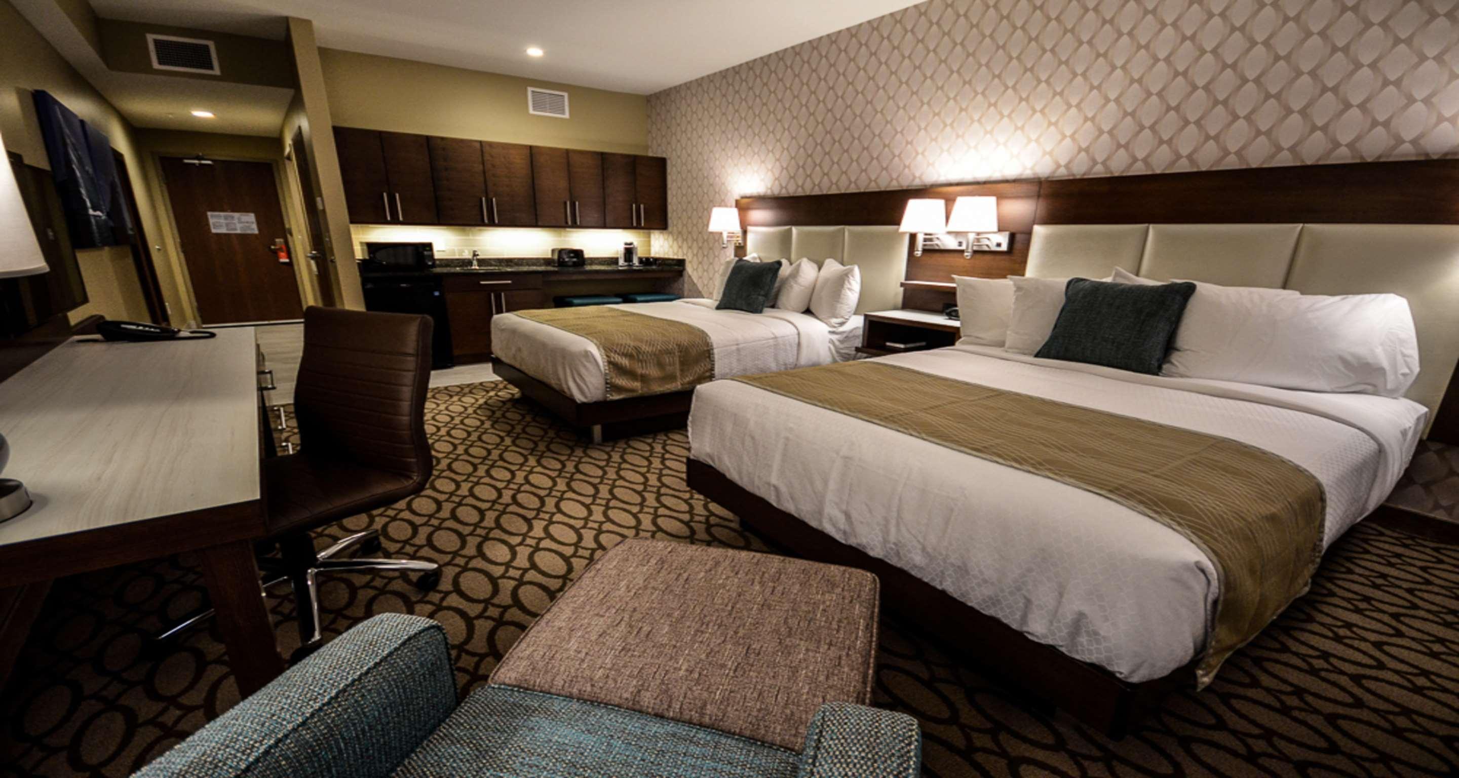 เบสต์ เวสเทิร์น พลัส เซนต์จอห์นแอร์พอร์ต โฮเต็ล แอนด์ สวีท Hotel ภายนอก รูปภาพ