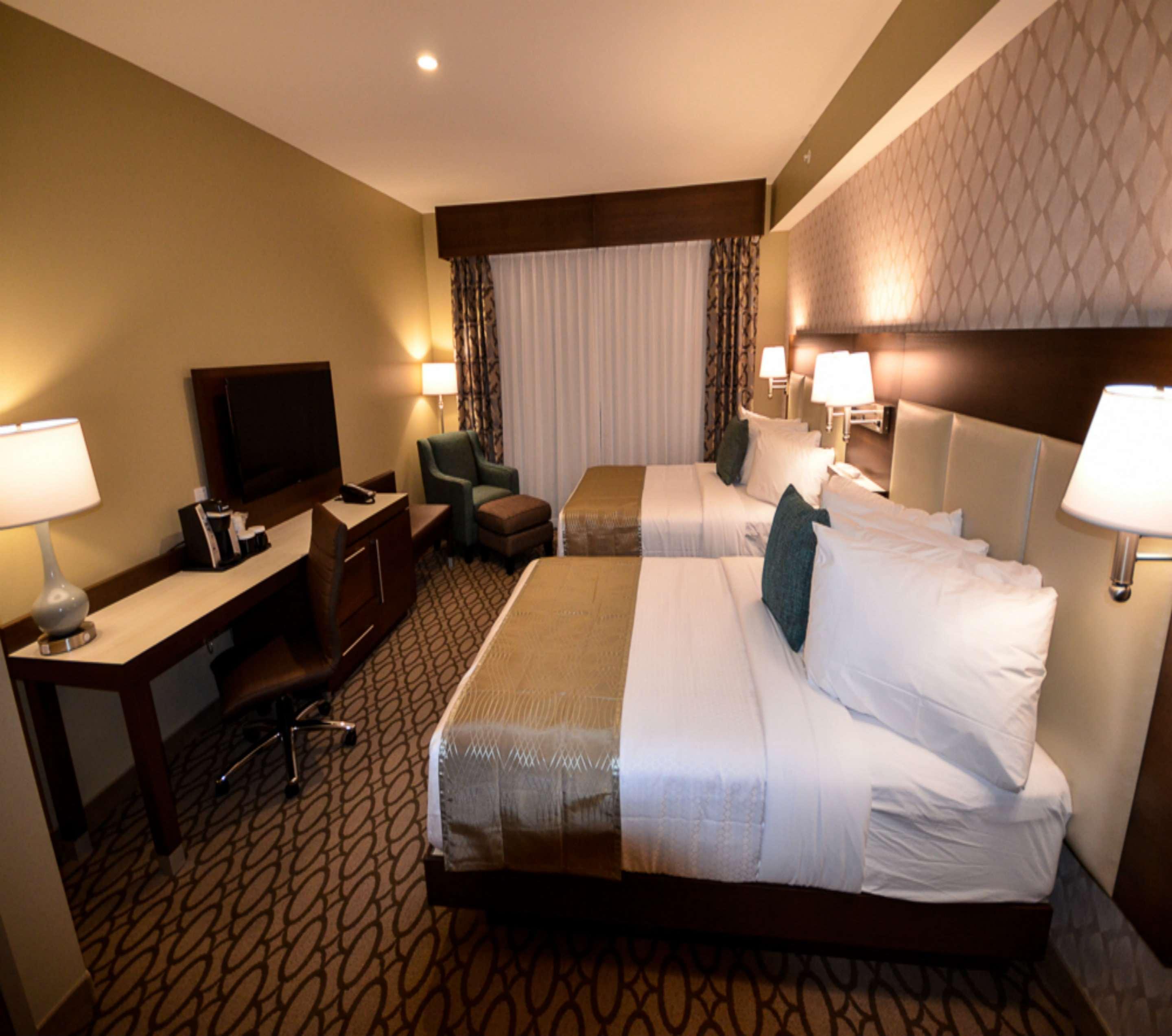 เบสต์ เวสเทิร์น พลัส เซนต์จอห์นแอร์พอร์ต โฮเต็ล แอนด์ สวีท Hotel ภายนอก รูปภาพ