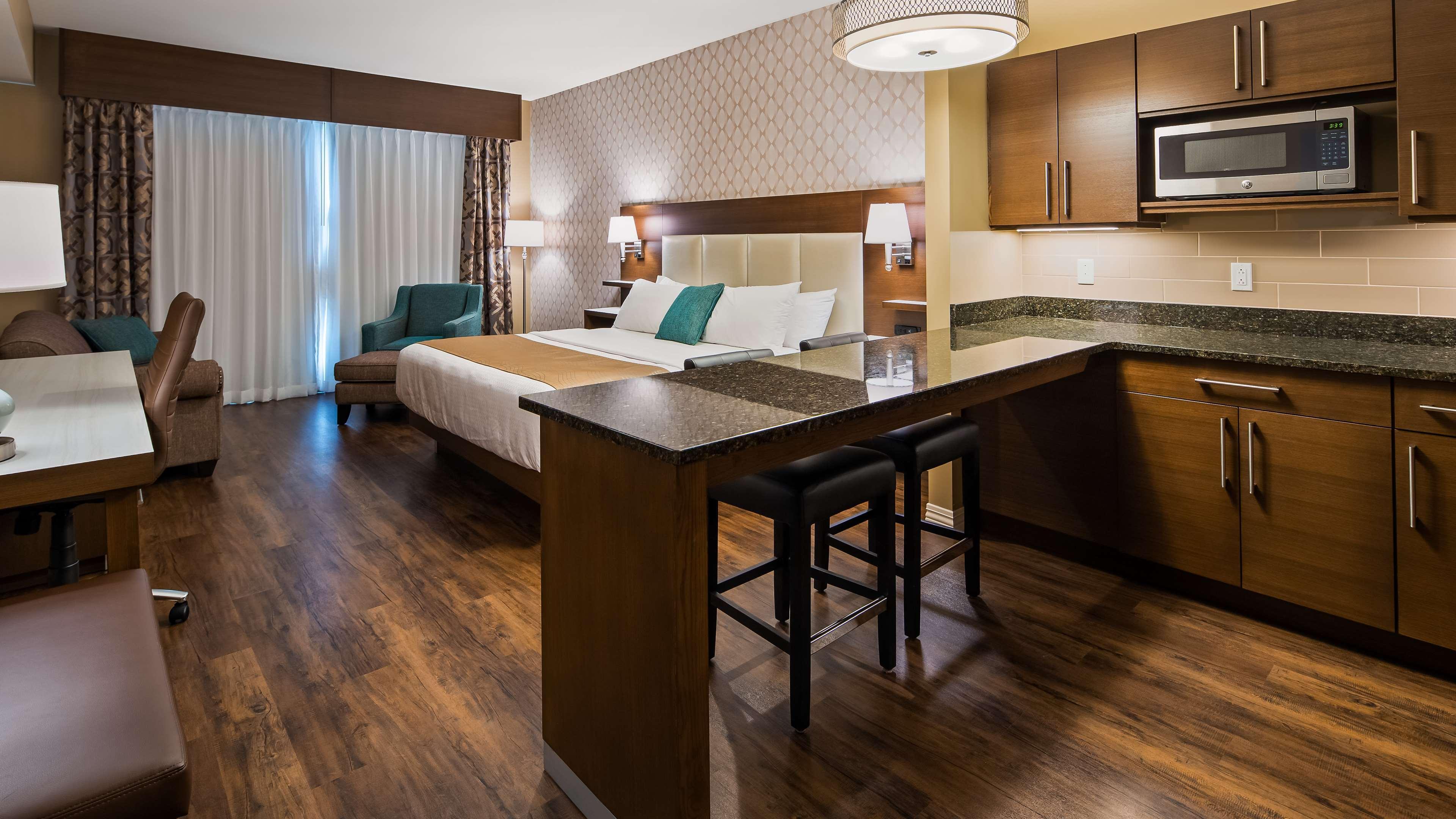 เบสต์ เวสเทิร์น พลัส เซนต์จอห์นแอร์พอร์ต โฮเต็ล แอนด์ สวีท Hotel ภายนอก รูปภาพ