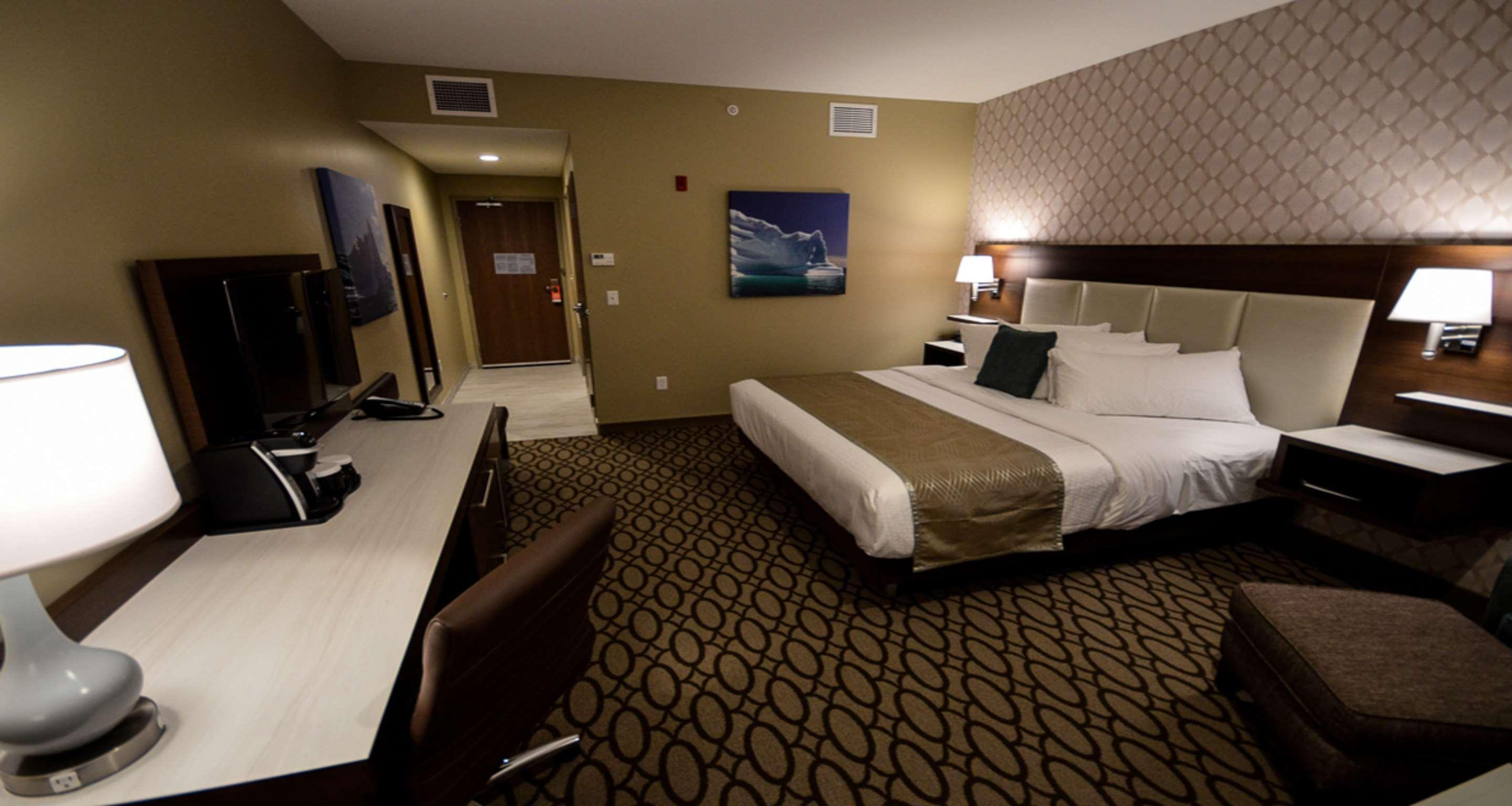 เบสต์ เวสเทิร์น พลัส เซนต์จอห์นแอร์พอร์ต โฮเต็ล แอนด์ สวีท Hotel ภายนอก รูปภาพ