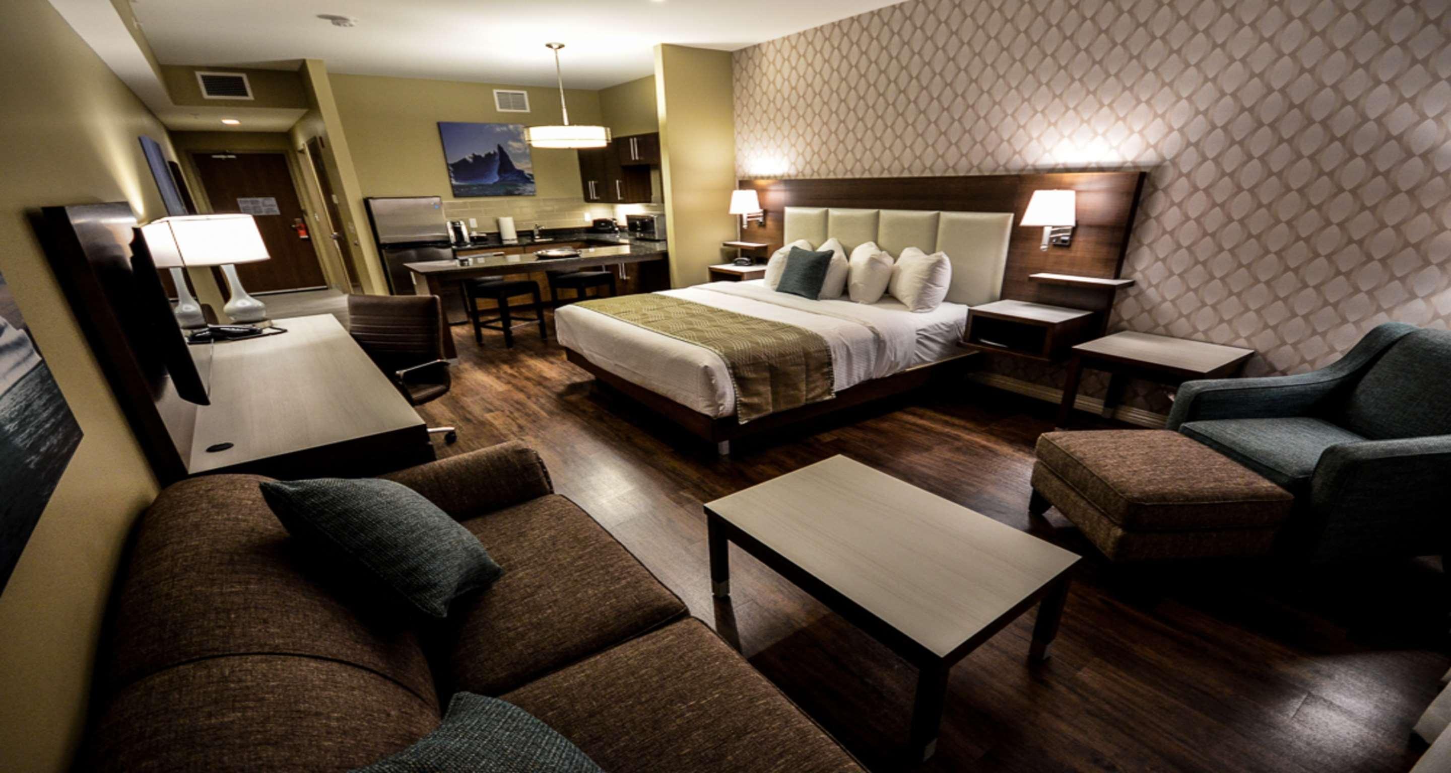 เบสต์ เวสเทิร์น พลัส เซนต์จอห์นแอร์พอร์ต โฮเต็ล แอนด์ สวีท Hotel ภายนอก รูปภาพ