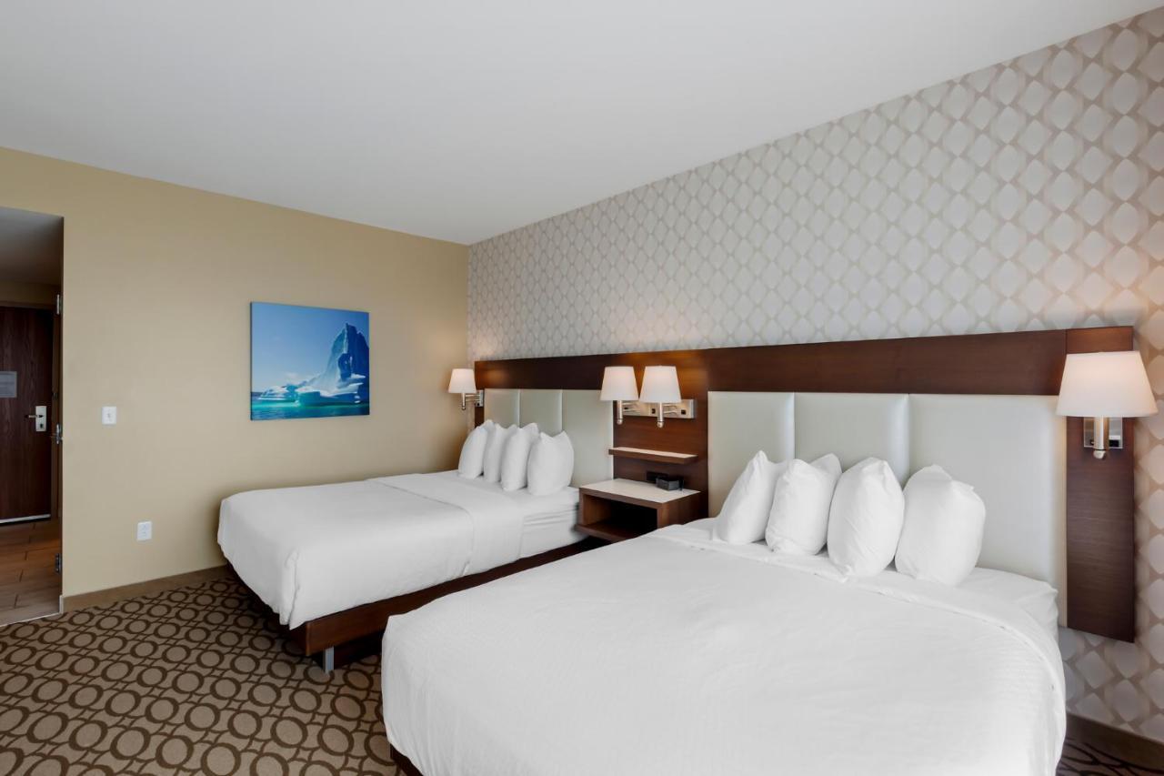 เบสต์ เวสเทิร์น พลัส เซนต์จอห์นแอร์พอร์ต โฮเต็ล แอนด์ สวีท Hotel ภายนอก รูปภาพ