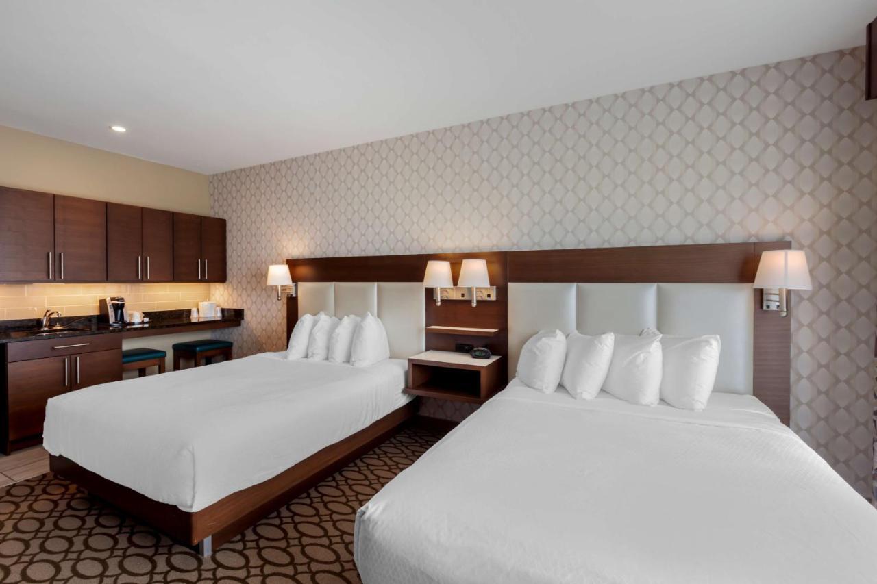 เบสต์ เวสเทิร์น พลัส เซนต์จอห์นแอร์พอร์ต โฮเต็ล แอนด์ สวีท Hotel ภายนอก รูปภาพ