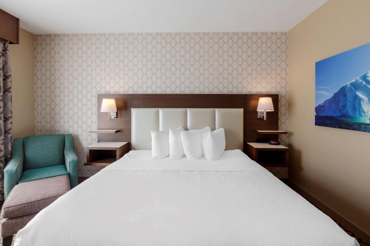 เบสต์ เวสเทิร์น พลัส เซนต์จอห์นแอร์พอร์ต โฮเต็ล แอนด์ สวีท Hotel ภายนอก รูปภาพ