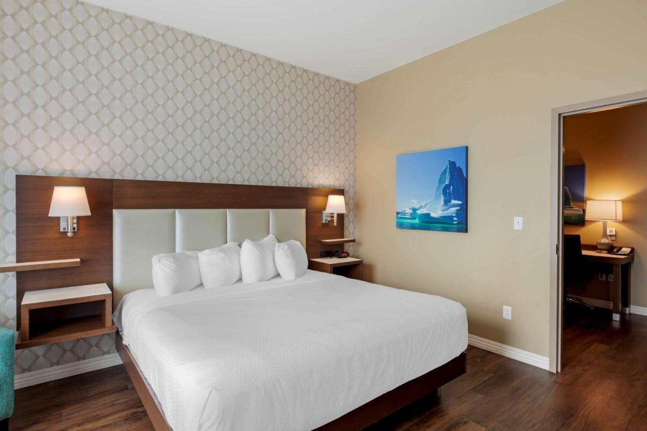 เบสต์ เวสเทิร์น พลัส เซนต์จอห์นแอร์พอร์ต โฮเต็ล แอนด์ สวีท Hotel ภายนอก รูปภาพ